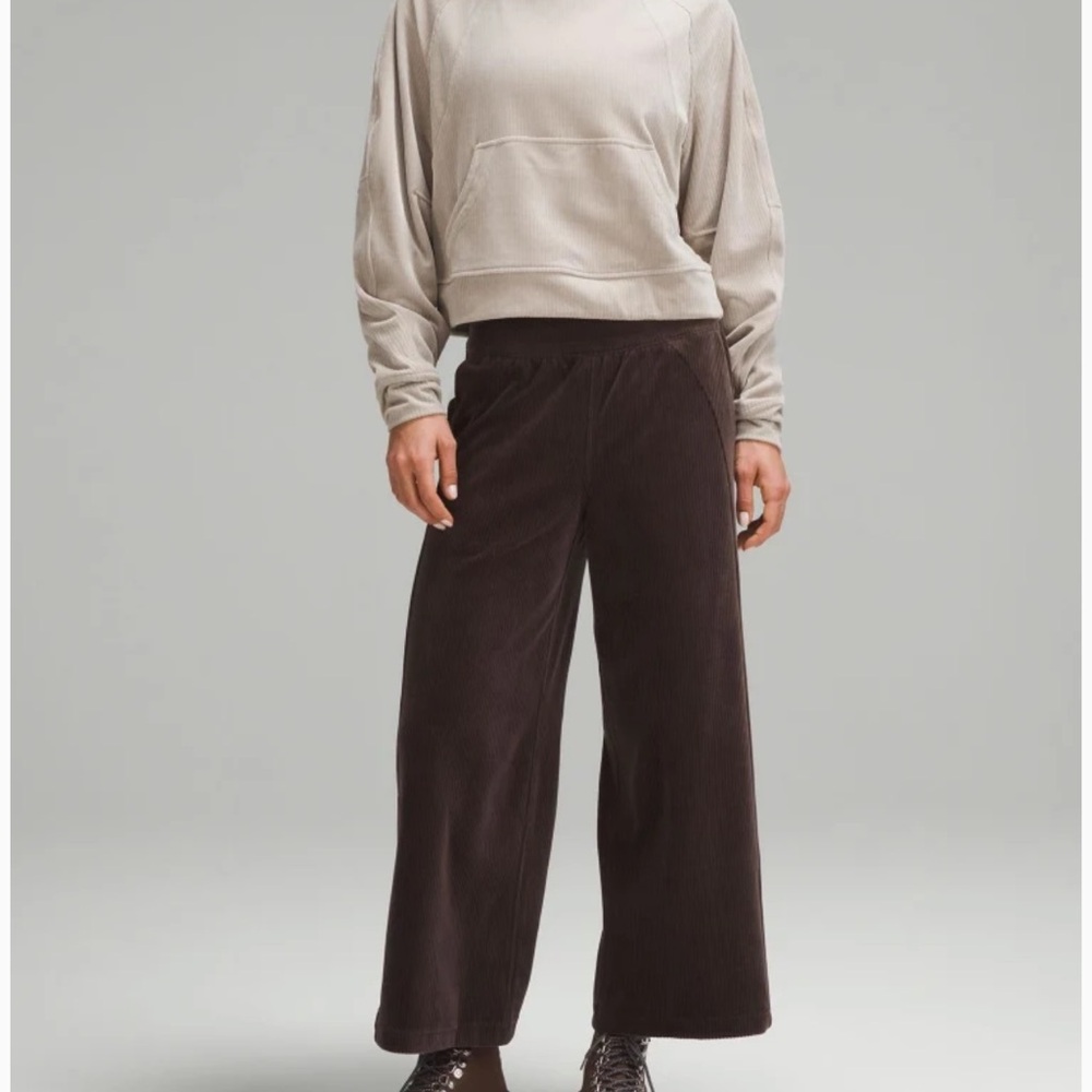 NEW Lululemon Scuba Mid-Rise Wide-Leg Velvet Cord in Espresso